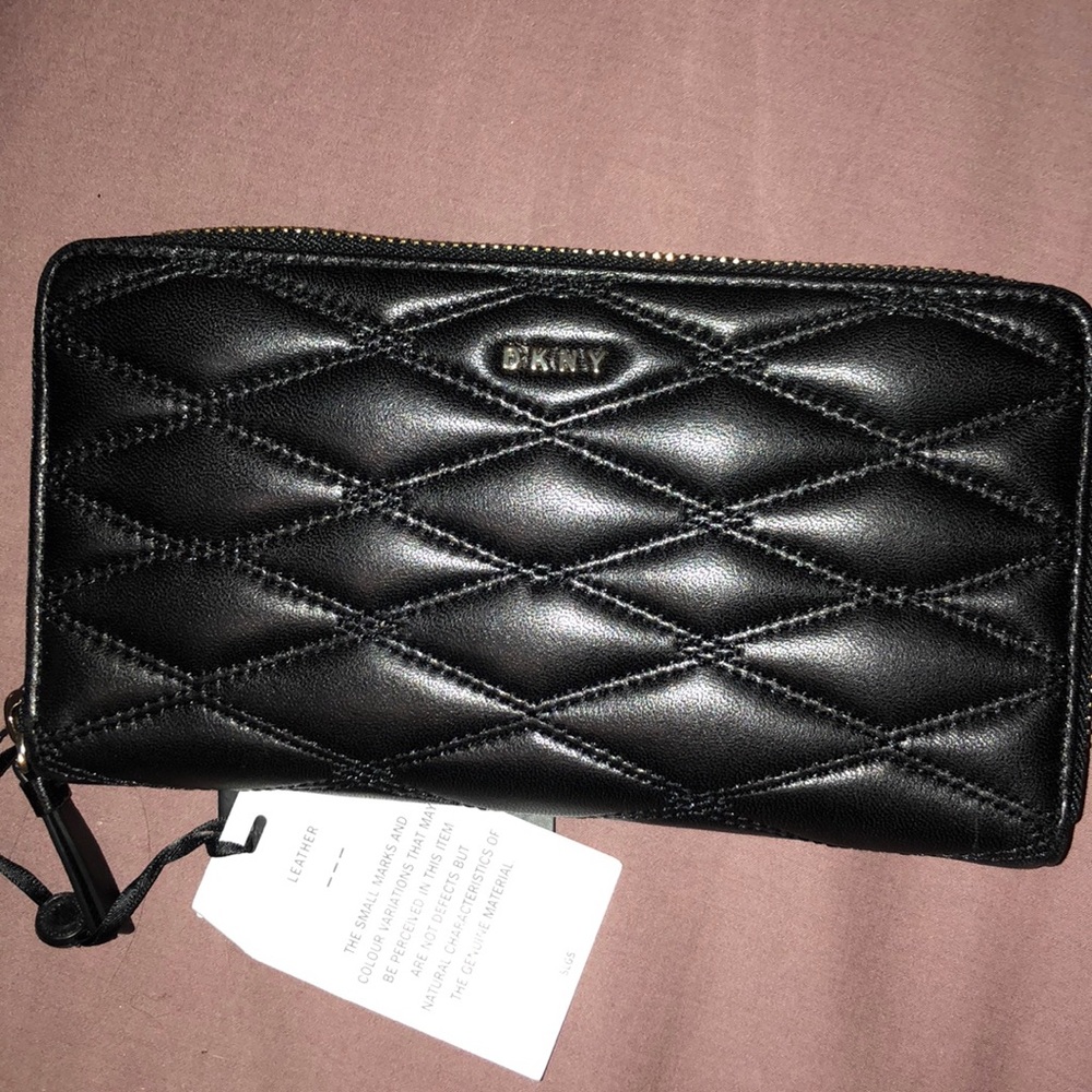 Authentic DKNY wallets - Picture 6 of 8